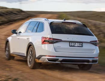 Škoda Superb Scout [Australia] (3V) '2020–24