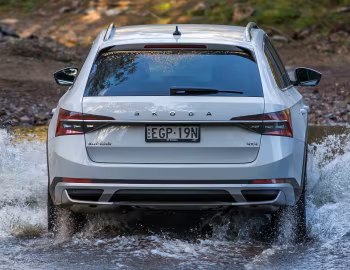 Škoda Superb Scout [Australia] (3V) '2020–24