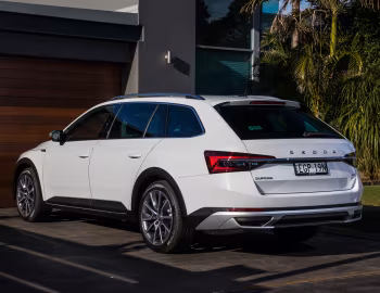 Škoda Superb Scout [Australia] (3V) '2020–24