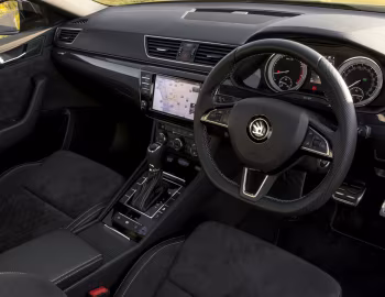 Інтер'єр Škoda Superb SportLine [UK-spec] '2016–19