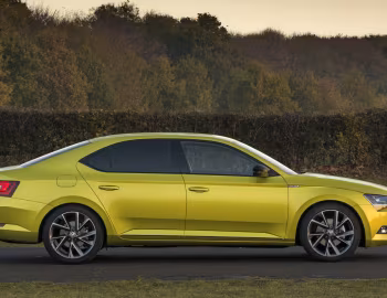 Škoda Superb SportLine [UK-spec] '2016–19