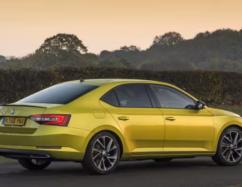 Škoda Superb SportLine [UK-spec] '2016–19