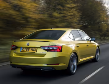 Škoda Superb SportLine [UK-spec] '2016–19