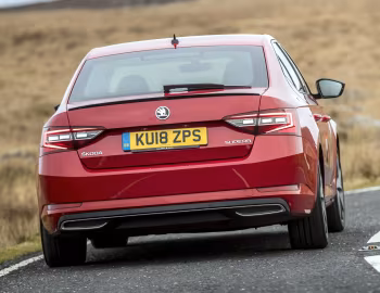 Škoda Superb SportLine [UK-spec] '2016–19
