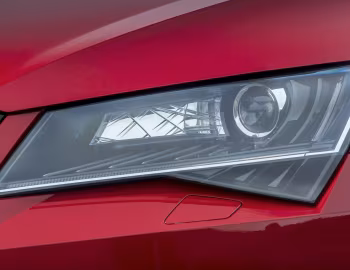 Škoda Superb SportLine [UK-spec] '2016–19