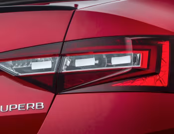Škoda Superb SportLine [UK-spec] '2016–19