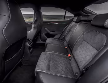 Interior Škoda Superb SportLine [UK-spec] '2016–19