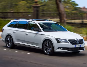Škoda Superb Wagon 4×4 SportLine [Australia] '2017–19