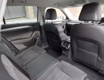 Інтер'єр Škoda Superb Wagon 4×4 [Australia] '2016–19