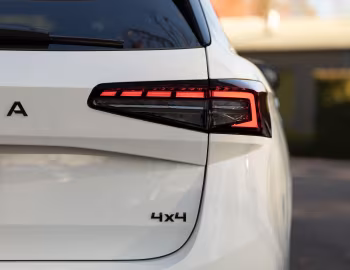 Škoda Superb 4×4 Wagon Sportline [Australia] (3Y) '2025–pr.