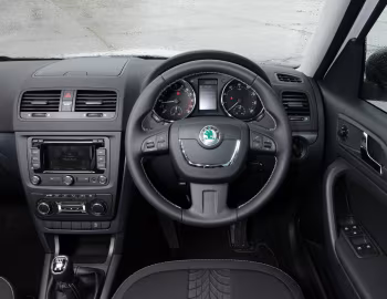 Painel frontal Škoda Yeti "Adventure" [UK-spec] '2013