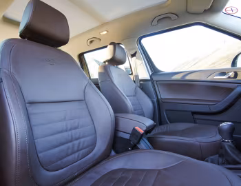 Interior Škoda Yeti Outdoor Laurin & Klement [UK-spec] '2014–17