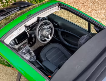 Интерьер smart fortwo prime electric drive cabrio [UK-spec] (A453) '2017–18