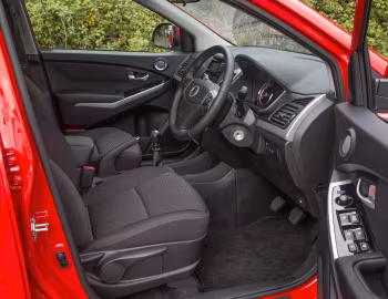 Интерьер SsangYong Korando [UK-spec] '2013–17