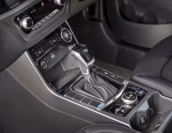 Интерьер SsangYong Korando Ultimate [UK-spec] (C300) '2019–23