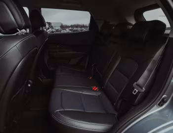 Интерьер SsangYong Korando e-Motion [EU-spec] (C300) '2021–23