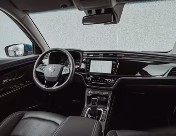 Интерьер SsangYong Korando e-Motion [EU-spec] (C300) '2021–23