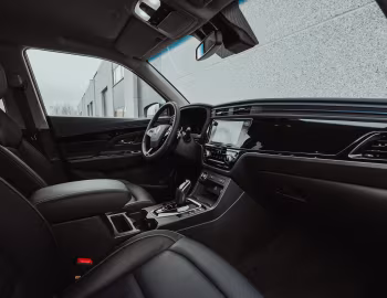 Интерьер SsangYong Korando e-Motion [EU-spec] (C300) '2021–23