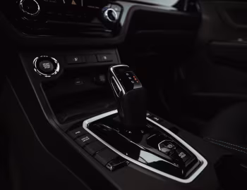 Интерьер SsangYong Korando e-Motion [EU-spec] (C300) '2021–23