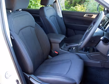 Интерьер SsangYong Musso EX [UK-spec] '2018–21