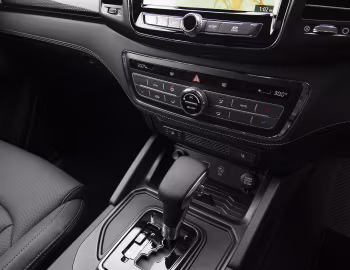 Интерьер SsangYong Musso Rhino XL [UK-spec] '2020–21