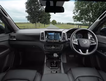 Торпедо SsangYong Musso Saracen [UK-spec] '2021–22