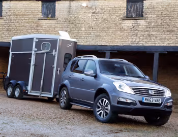 SsangYong Rexton W [UK-spec] (Y250) '2013–15