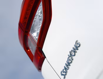 Логотип SsangYong Rexton "ICE" [UK-spec] (Y400) '2019–21