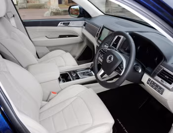 Интерьер SsangYong Rexton Ultimate [UK-spec] '2017–21