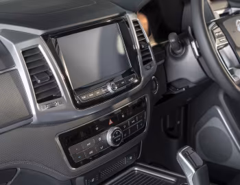 Интерьер SsangYong Rexton Ultimate 4WD [UK-spec] '2021–23