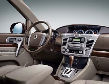 Интерьер SsangYong Rodius '2013–18
