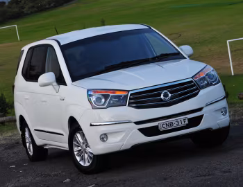 SsangYong Stavic [Australia] '2013–15