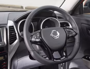 Торпедо SsangYong Tivoli LE [UK-spec] '2019–20