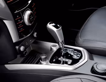 Интерьер SsangYong Tivoli "Ultimate" [UK-spec] '2018–20