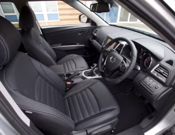 Интерьер SsangYong Tivoli "Ultimate" [UK-spec] '2018–20