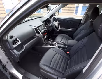 Интерьер SsangYong Tivoli "Ultimate" [UK-spec] '2018–20