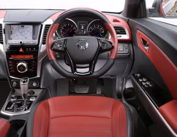 Торпедо SsangYong Tivoli XDi [UK-spec] '2015–18