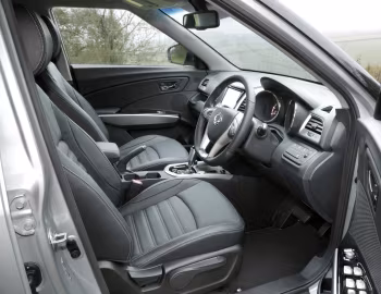 Интерьер SsangYong Tivoli XDi [UK-spec] '2015–18