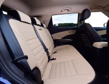 Интерьер SsangYong Tivoli XLV [UK-spec] '2016–20