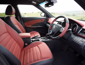Интерьер SsangYong Tivoli XLV [UK-spec] '2016–20