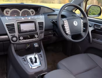 Интерьер SsangYong Turismo '2013–18