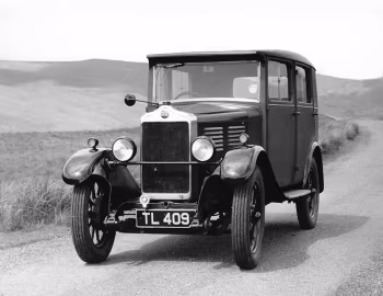Standard Nine Saloon '1927–30