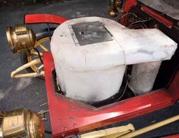 Sous la capuche 1909 Stanley Model E2 Runabout (#284)