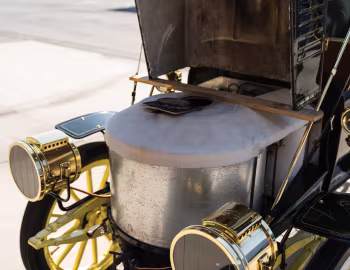 Sous la capuche 1908 Stanley Model M Touring
