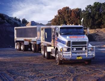 Sterling LT9500 tipper [Australia]