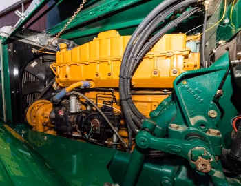 Под капотом 1947 Sterling RWS160H Tractor