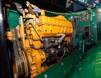 Под капотом 1947 Sterling RWS160H Tractor