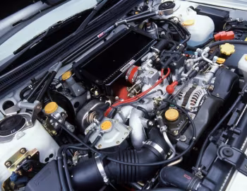 Sob o capô Subaru Forester STi II Type M [Japan] (SF5) '10.2001–01.2002