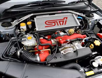 Sob o capô Subaru Impreza STi S204 (GDB) '2006