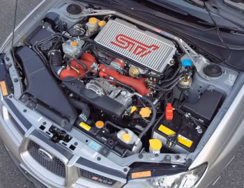 Sob o capô Subaru Impreza STi S204 (GDB) '2006